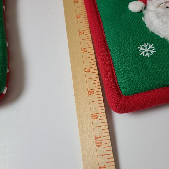 Christmas Santa Claus Green Set of 2 Oven Mitts Hot Pad Holiday Kitchen Set - Picture 8 of 9